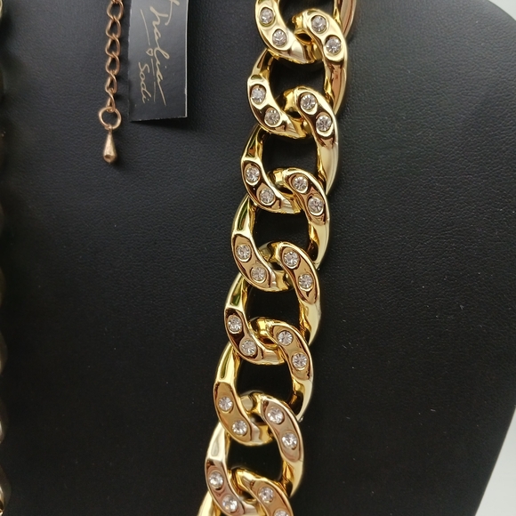 THALIA SODI Large Pearl Statement Necklace Gold Tone & Crystals NWT - Picture 6 of 9